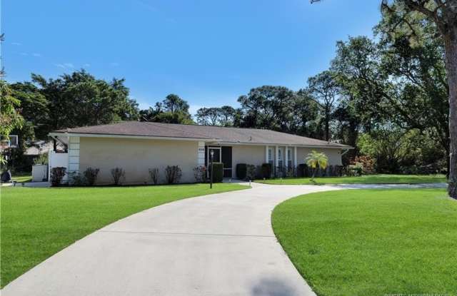 434 NE Acacia Place photos photos