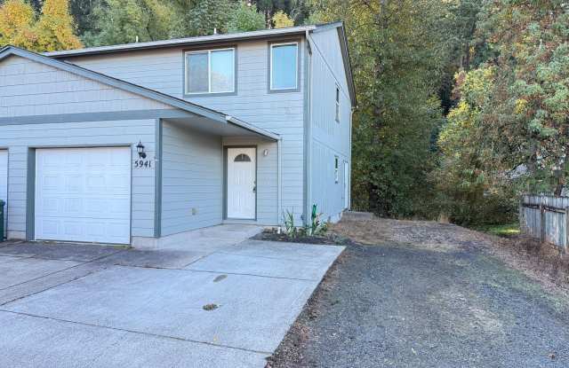 3-bedroom, 1-1/2 bathroom duplex in Thurston! $250.00 MOVE-IN SPECIAL! Gallery 1