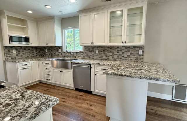 Beautiful 3 Bed 2.5 Bath COMING SOON!!!! photos photos