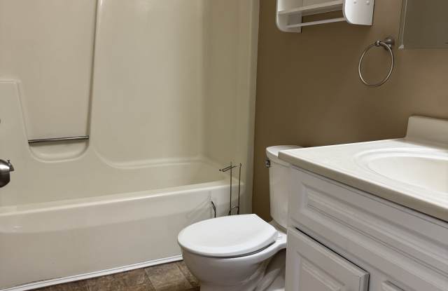 174 Williams Ave photos photos