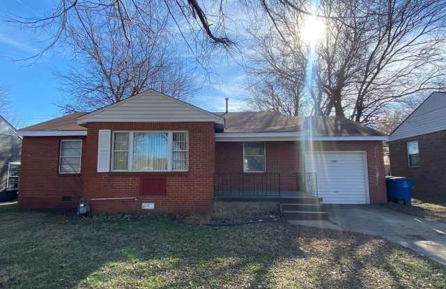 3 Bedroom house near TU!!! - 2632 East 4th Street, Tulsa, OK 74104