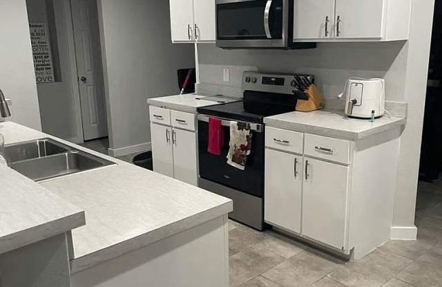 3204 Henderson Street Gallery 2