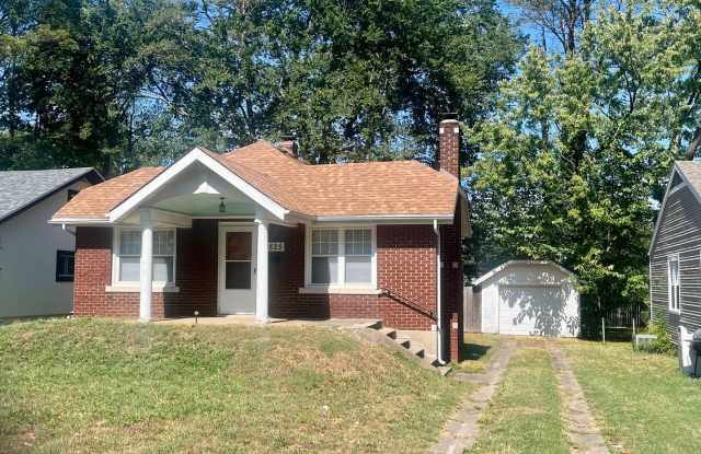 Charming All Brick Bungalow! Springfield MO--Available Now! Gallery 1