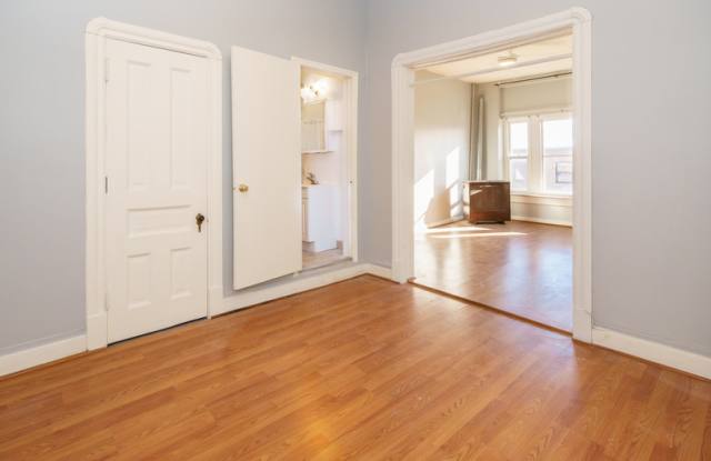 2957 Lyndale Ave S - 2957 Lyndale Avenue South, Minneapolis, MN 55408