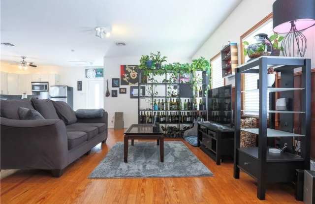 5200 Avenue F photos photos