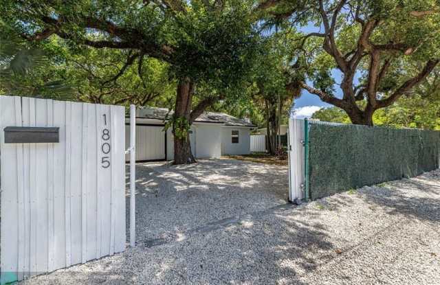 1805 SW 14th Ct photos photos