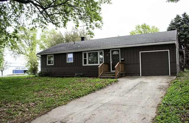 Charming 3 Bed, 1 Bath Home with Garage in Prime Independence Location photos photos
