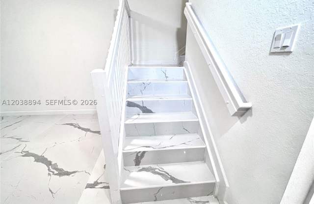 15925 SW 2 PL Gallery 4