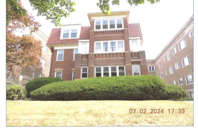 14915 Lake Ave - 14915 Lake Avenue, Lakewood, OH 44107
