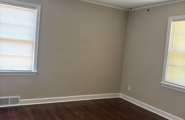 923 Tampa Gallery 3