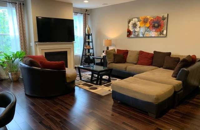105 Ellsworth Way - 105 Ellsworth Way, Heathcote, NJ 08852
