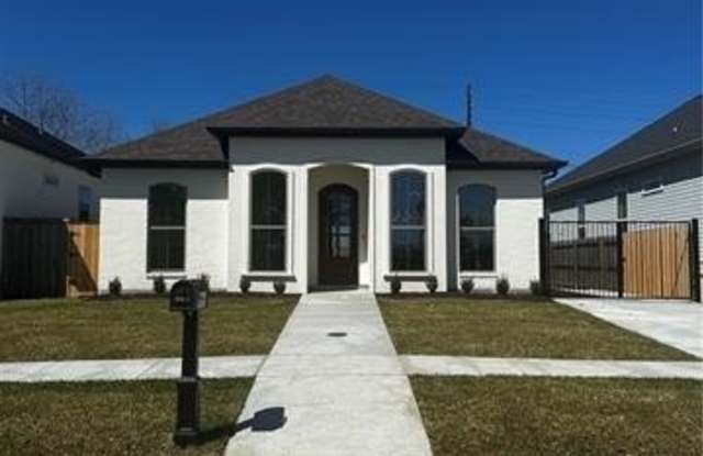 2300 PIRATE Drive photos photos