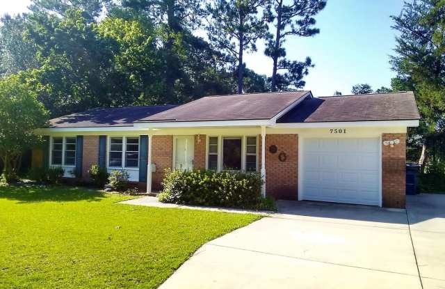 STYLISH 3 Bedroom/1.5 Bathroom with updates close to Fort Bragg & Shopping! photos photos