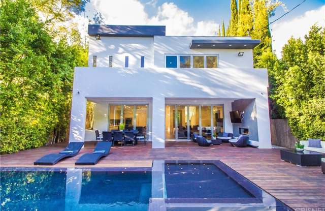 14818 Huston Street Gallery 2