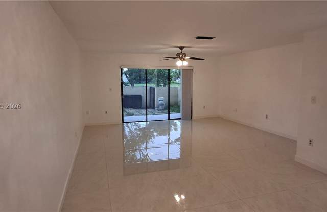 6225 SW 136th Ct Gallery 2