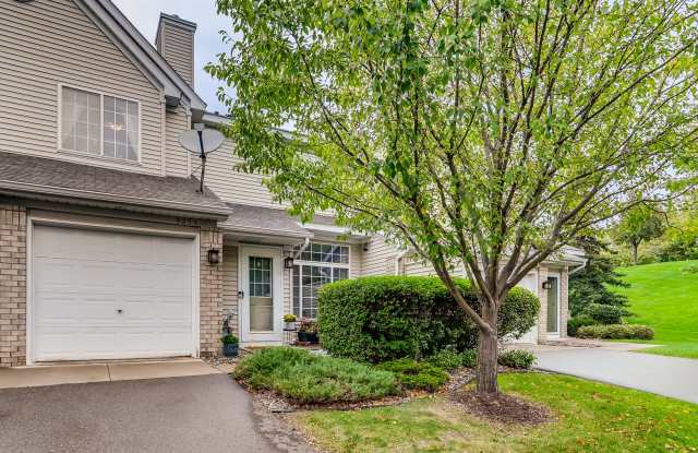 2BR Woodbury Townhome with flexible lease term! photos photos