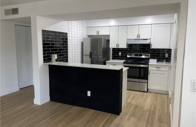 1223 SW 46th Ave photos photos