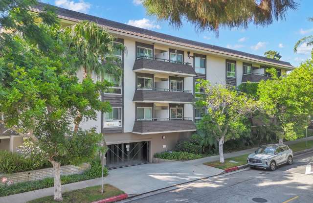 6001 Canterbury Drive Gallery 3