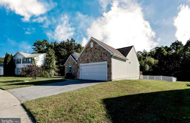 1339 NAUTICAL Circle Gallery 3