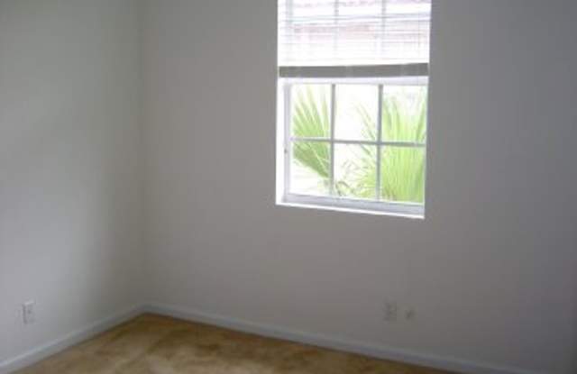Centrally Located 3BR Townhome Near Everything Delray Beach Has to Offer Gallery 3