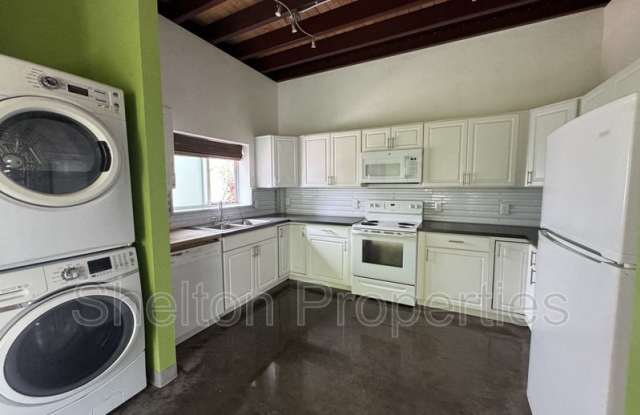 2121 W Hayward Ave Unit 4 photos photos