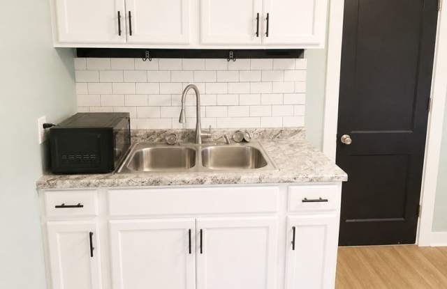 Beautifully Updated 1 Bedroom Home – Pet Friendly – $950/Month Gallery 3