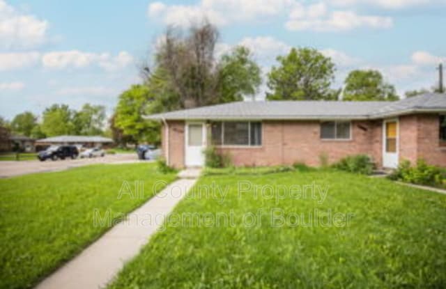 1523 Lashley St photos photos