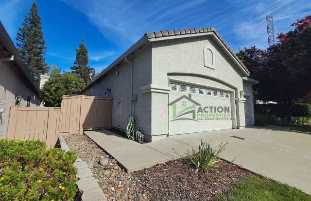 Gated Heritage Oak: 3 Bed 2524 sqft, Single Story, Carpet Hardwood Floors, Access Community Clubhouse Tennis Courts, Pool, No Pets Gallery 4