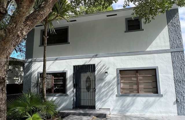 1799 SW 36th Ave photos photos