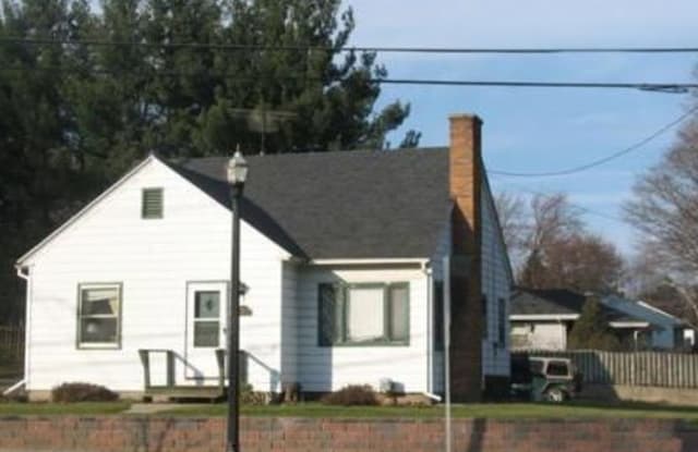 3002 W Michigan Ave - 3002 West Michigan Avenue, Kalamazoo, MI 49006