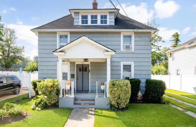 20 Waldo Avenue - 20 Waldo Avenue, Greenvale, NY 11548