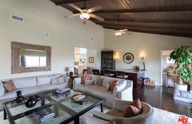 13902 VALLEY VISTA Gallery 4