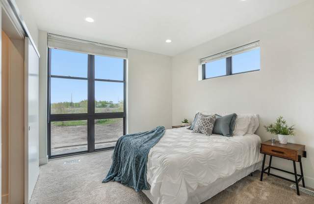 Portview Townhomes - 3 Bed 2.5 Bath Gallery 3