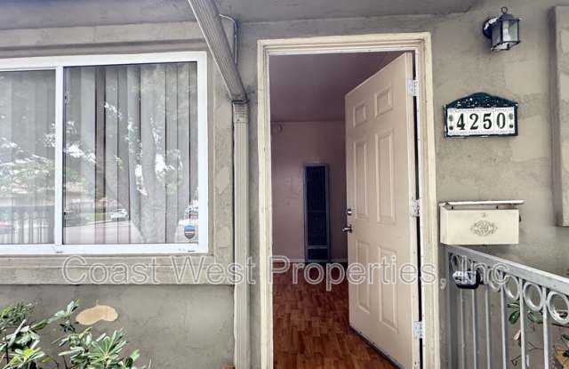 4250 Ingraham St photos photos