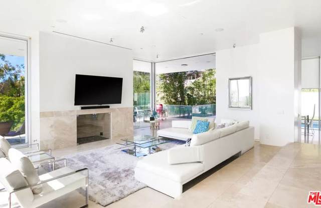 1267 St Ives Pl Gallery 3
