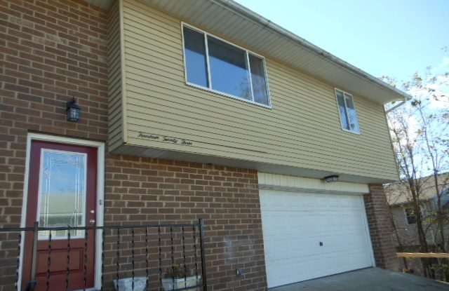 1421 Northwest Dr Gallery 1