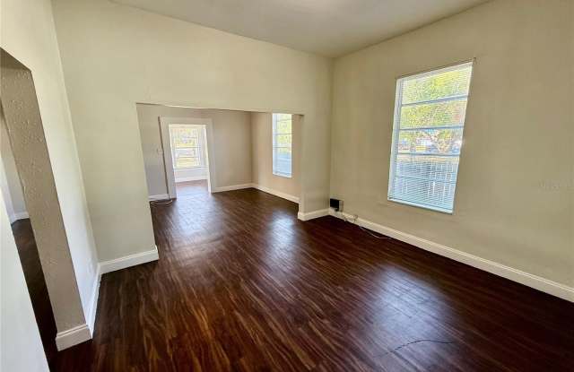 2702 E 19TH AVENUE Gallery 4