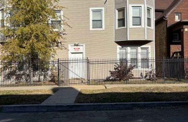 1500 E 73rd Place photos photos