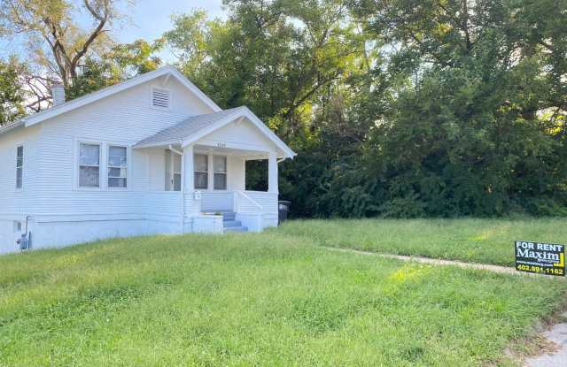 Updated 1 bed 1 bath with walk out basement **Move in special** photos photos
