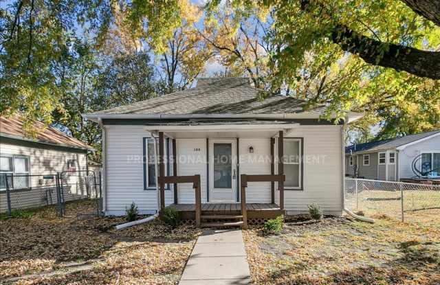 Charming Updated 2 Bedroom Home in Rose Hill. Rent To Own Available! photos photos