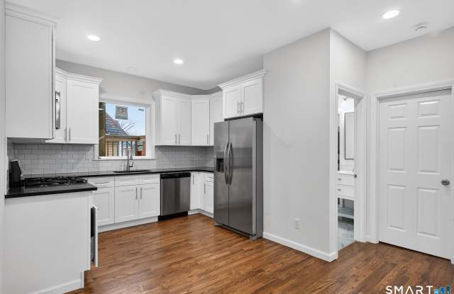 144 Cottage Street unit: 2 photos photos 144 Cottage Street unit: 2 photos photos