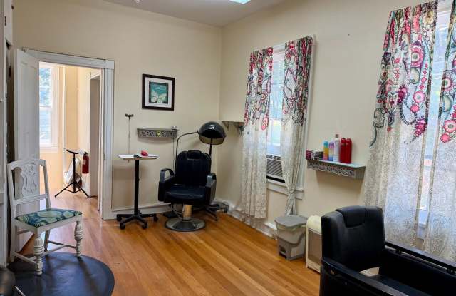 209 BOSCAWEN Street E Gallery 2