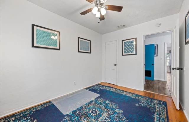 Charming Duplex Near Daffin Park with Private Fenced Yard and Off-Street Parking photos photos