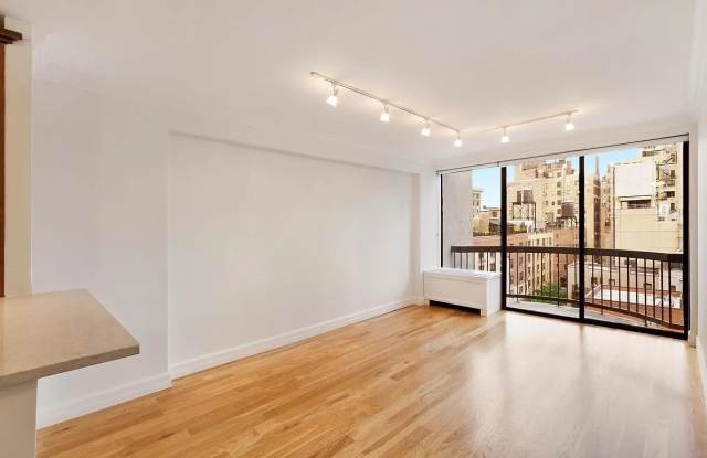150 E 85th St Apt 6B - 150 East 85th Street, New York City, NY 10028