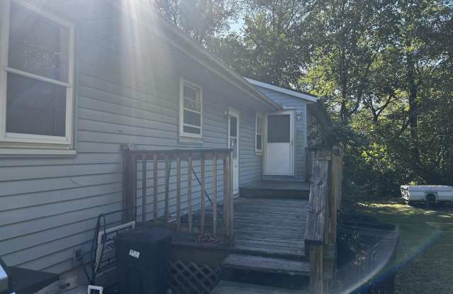 126 AMSLER Street unit: B photos photos