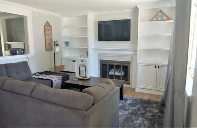 1526 South Field Court Gallery 3