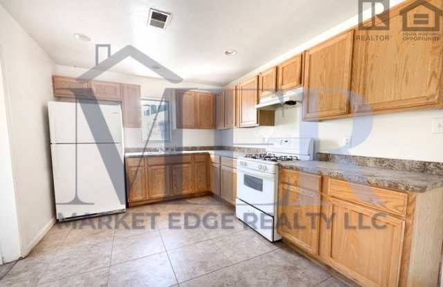 2134 East Oak Street photos photos