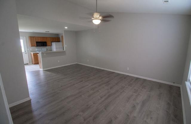 Belmont Park Duplex Gallery 4