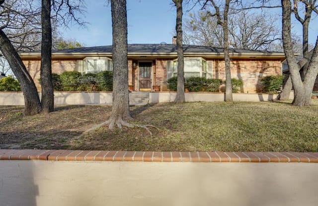 31 Troon Drive - 31 Troon Drive, Trophy Club, TX 76262