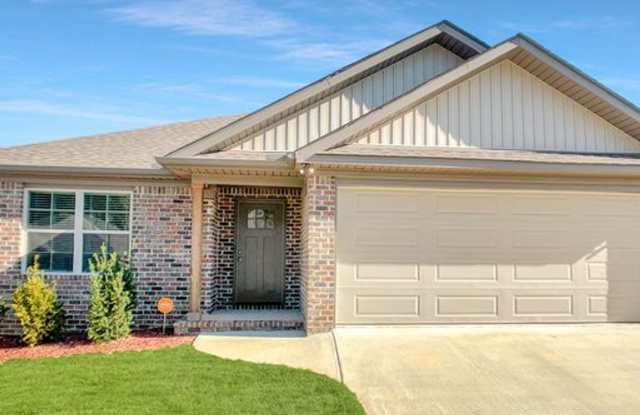 Beautiful 3 Bed 2 Bath Available in July! photos photos